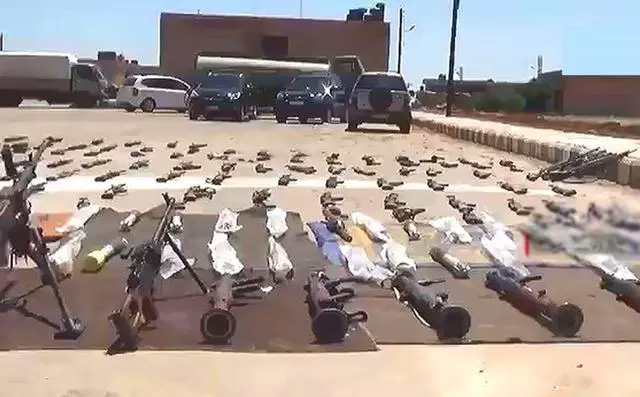 這下美國作何解釋?政府軍發現一座叛軍軍火庫,繳獲大量美製裝備