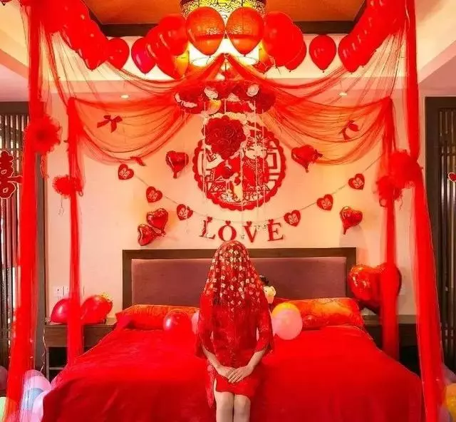 結婚三月,兒媳從沒上過廁所,婆婆起疑,起夜喝水發現秘密