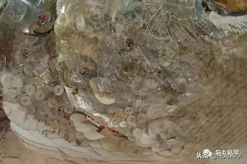 現實中的透視外掛:美國藝術家用垃圾做的名畫,騙過你的雙眼