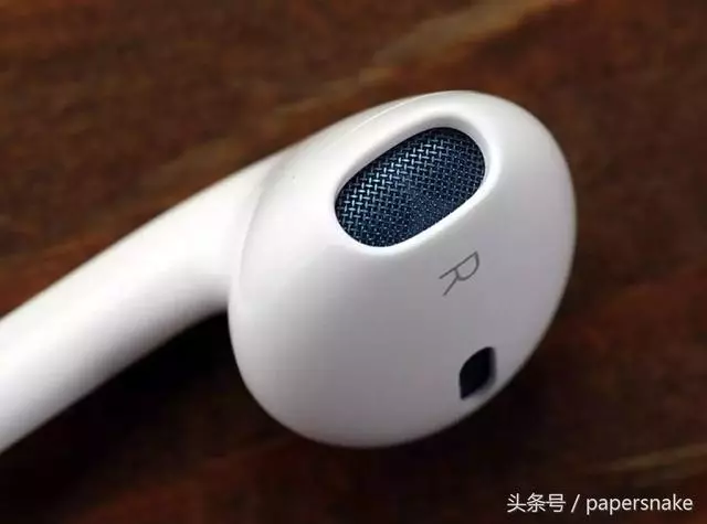 用蘋果耳機這麼久,竟不知兩個小孔暗藏玄機