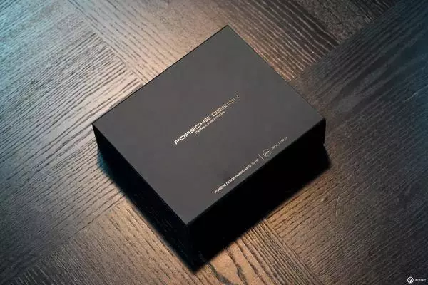 HUAWEI Mate 20 RS 保時捷設計圖賞:年輕人的第一台保時捷