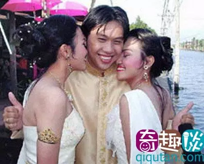 泰國男子娶雙胞胎姐妹,三人是如何睡同一張床的?