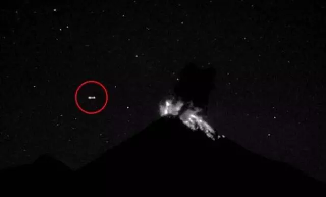 外星人來地球了?UFO出現極端氣候中,專家:來地球監視反應 !