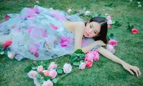 韓男女團top回歸正撞,女團不輸男團!將解散的他們能否扳回一城