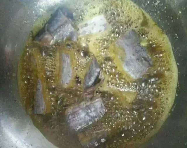 炸帶魚時，千萬別直接下鍋炸，多加1步，帶魚外脆裡嫩！