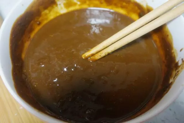 豆腐和它一起燉,不放肉卻很香,好吃好做,每次都吃精光!