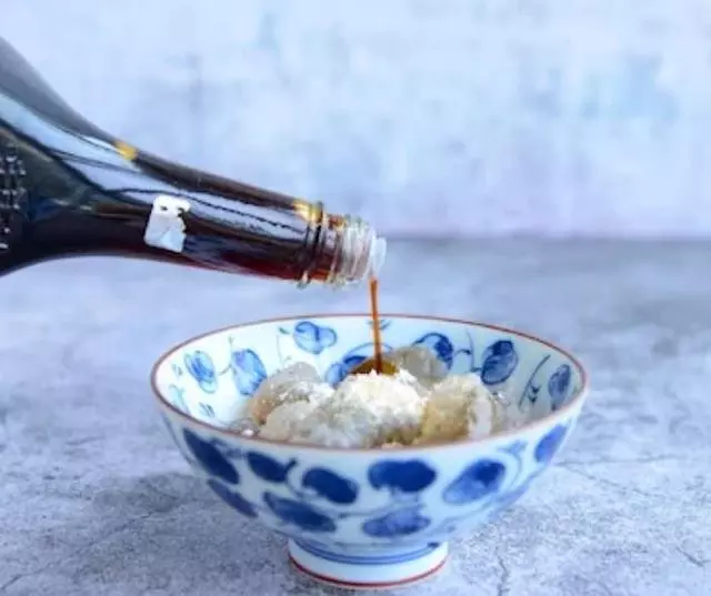 蝦仁的鮮香、菌菇的鮮甜、豆腐的鮮嫩,這樣簡單一做,好喝有營養,老少皆宜。