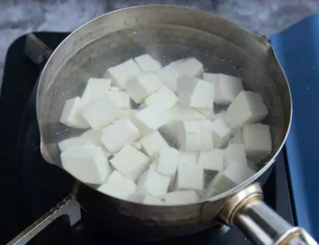 蝦仁的鮮香、菌菇的鮮甜、豆腐的鮮嫩,這樣簡單一做,好喝有營養,老少皆宜。