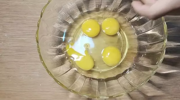 早餐雞蛋餅做法,簡單快速,1分鐘一張,涼了也不會硬!