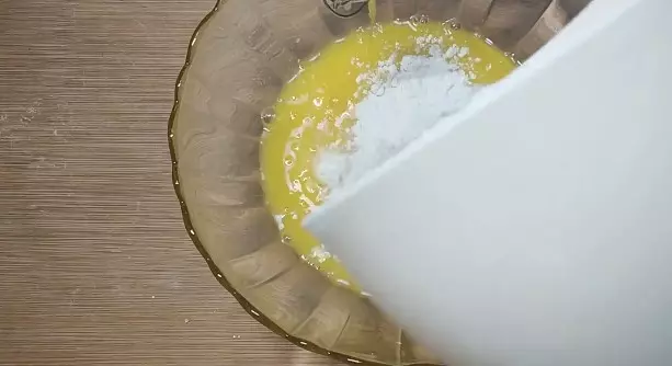 早餐雞蛋餅做法,簡單快速,1分鐘一張,涼了也不會硬!