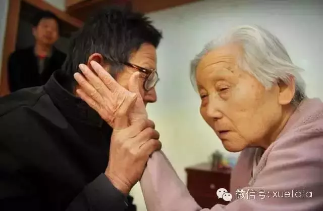 永遠不要嫌棄你的父母!