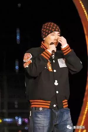 陳小春微博發文,思念雙親恩情