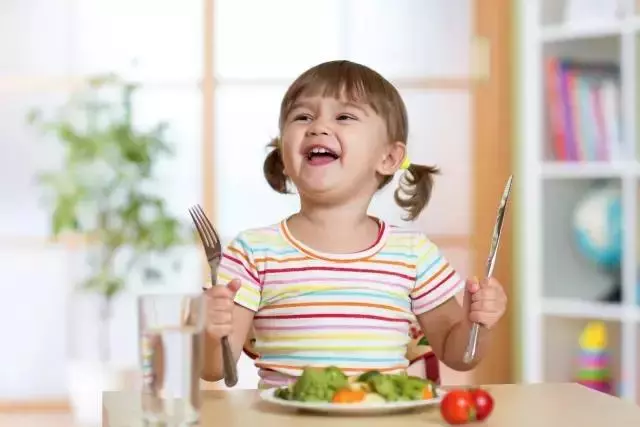 別等上幼稚園才做準備,2歲開始教會寶寶這5句話、4個安全問題,到3歲入園時就會很順利!