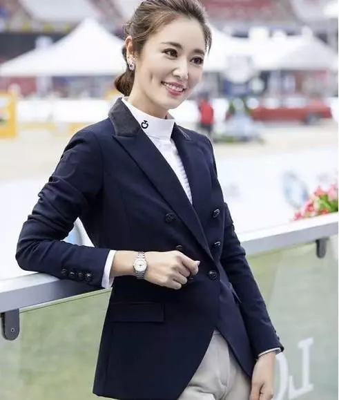 梁詠琪42歲,林心如42歲,顏值不相上下,差距卻好尷尬!