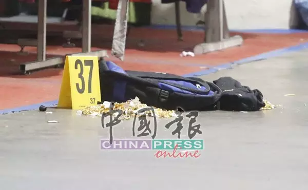 打搶NSK金店現場視頻曝光!現場網友冒著危險拍下激烈駁火場面!快看視頻!