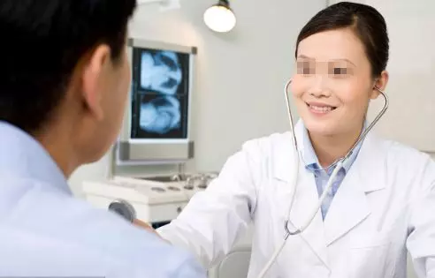 婚後半年妻子總說來姨媽不讓碰,俺帶她去醫院,醫生卻講:偷樂吧