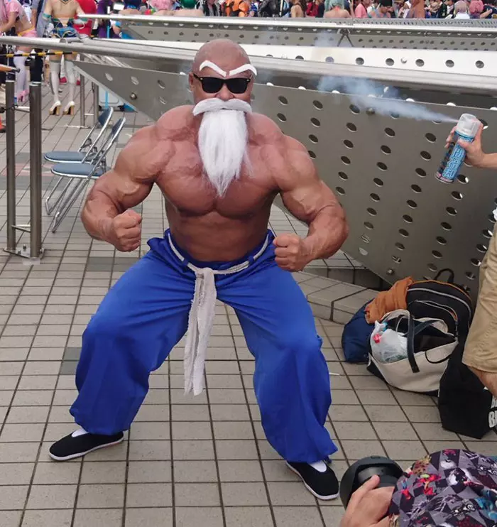 日本神人Cosplay地球最強「狂暴龜仙人」,一出現就霸氣震撼全場!