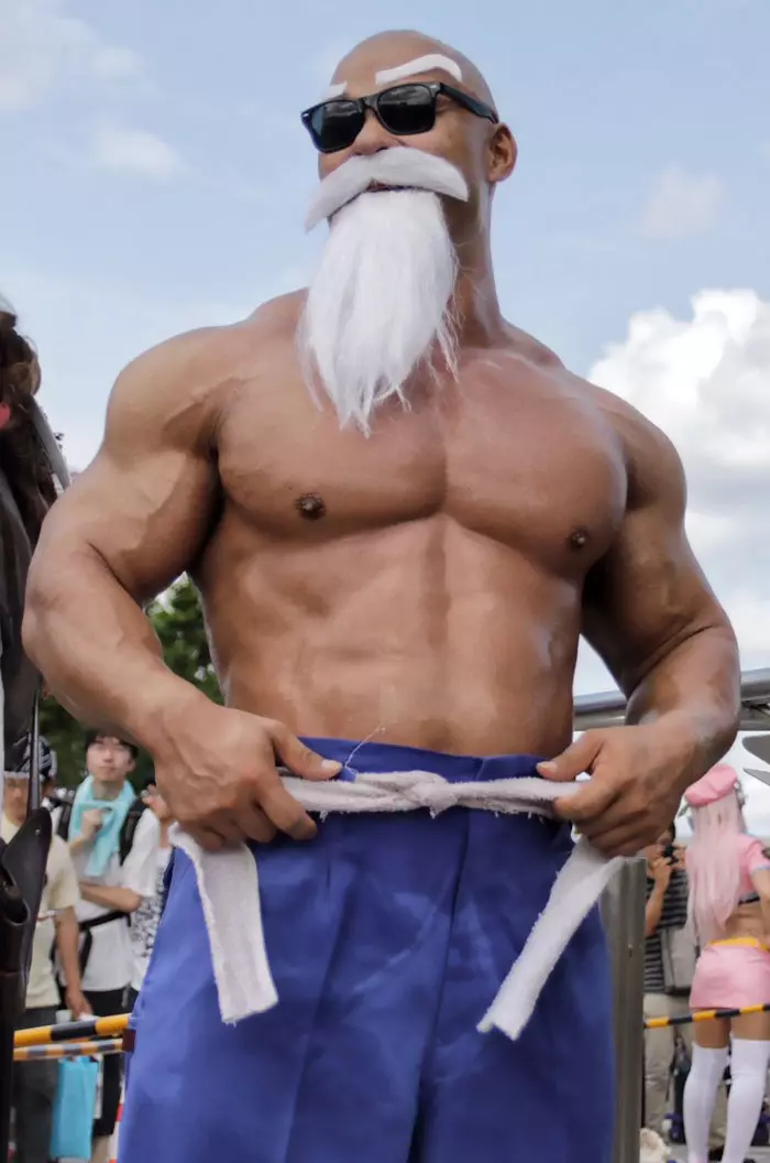 日本神人Cosplay地球最強「狂暴龜仙人」,一出現就霸氣震撼全場!