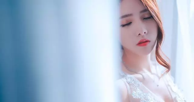 俺和弟媳同一天生子,滿月擺酒慶祝,婆婆宣布事情,俺砸爛酒席