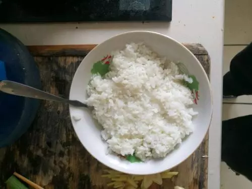 做蛋炒飯時,先炒飯還是先炒雞蛋?這1步都錯了,難怪炒得難吃
