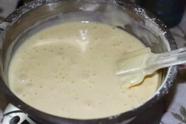 新手必試的海綿紙杯蛋糕,不開裂、不回縮,孩子們超級喜歡吃!