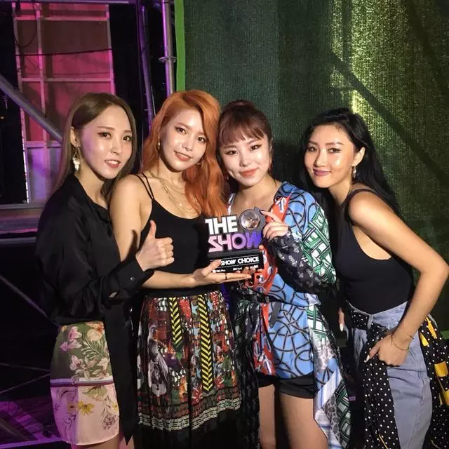 MAMAMOO威武!繼BigHit之後,又一家演藝公司向粉絲團屈服!