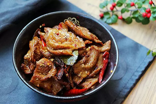 這菜不值錢,曾經人們把它當「肉」吃,蛋白質是牛肉的4倍,好吃