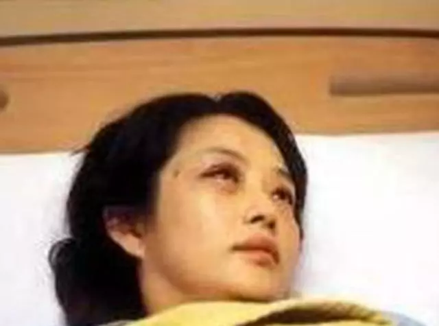 娛樂圈最慘女星,嫁入豪門13天被砍斷手指,懷孕15周被踢流產!