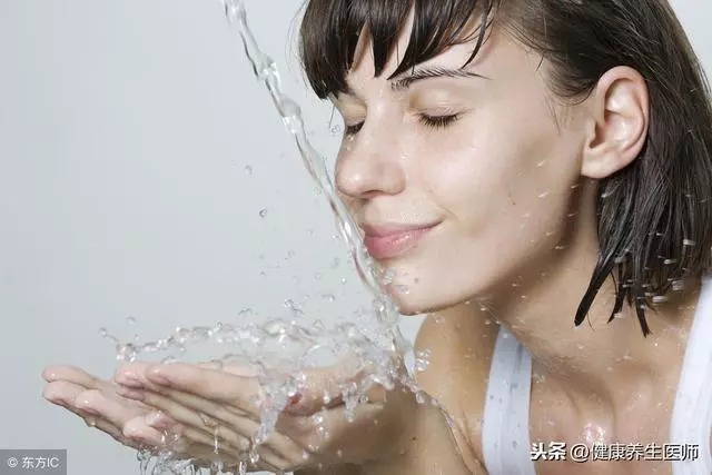 早起來養生,人不容易老!早起黃金十分鐘,教你一套長壽五步操!