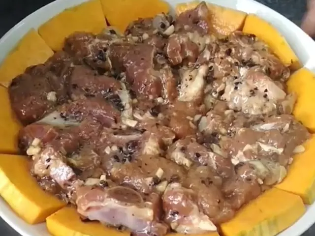 排骨別再燉了,加它一起蒸,清淡健康,又嫩又好吃,會做的人不多