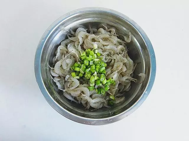 攪一攪,拌一拌,這個小蝦這麼做,幾步就做到絕對香酥,口感超棒!