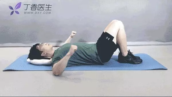 肩膀僵硬酸痛、抬不高?照這5張圖動一動,比吃藥管用!