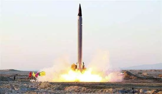 中東所有美軍基地都在飛彈射程範圍內,伊朗敢開第一槍嗎?