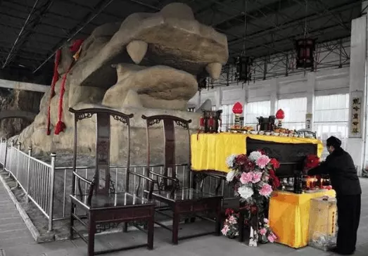 河北農村現石龍陣,15米厚地下埋藏369米巨龍,十大謎團至今未解