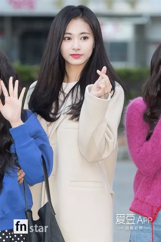[TWICE][分享]181123 遲來的冠軍秀一位認證照開心心情溢於言表