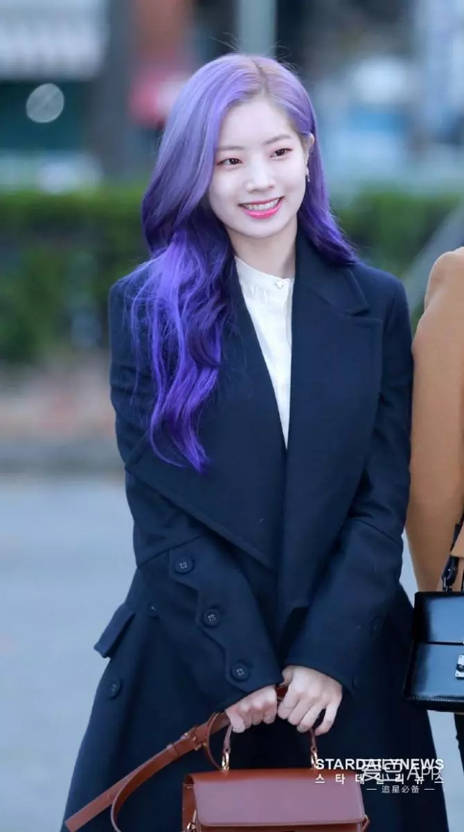 [TWICE][分享]181123 遲來的冠軍秀一位認證照開心心情溢於言表