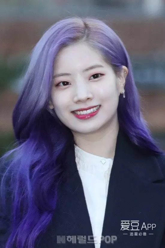[TWICE][分享]181123 遲來的冠軍秀一位認證照開心心情溢於言表