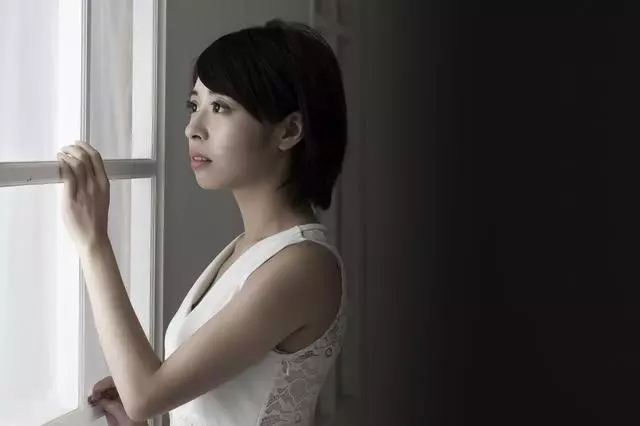 父母離婚,14歲的女兒選擇跟著父親走,多年後母親才明白女兒的心