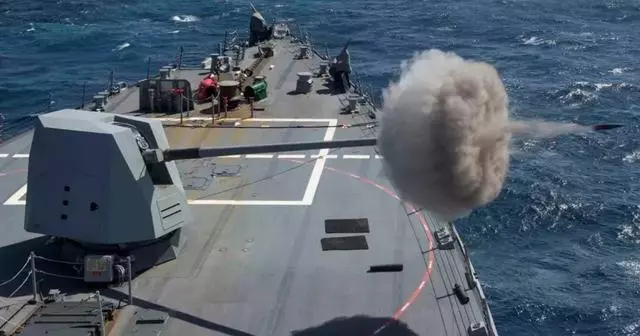 現代軍艦為何不取消艦炮,直接用飛彈呢?