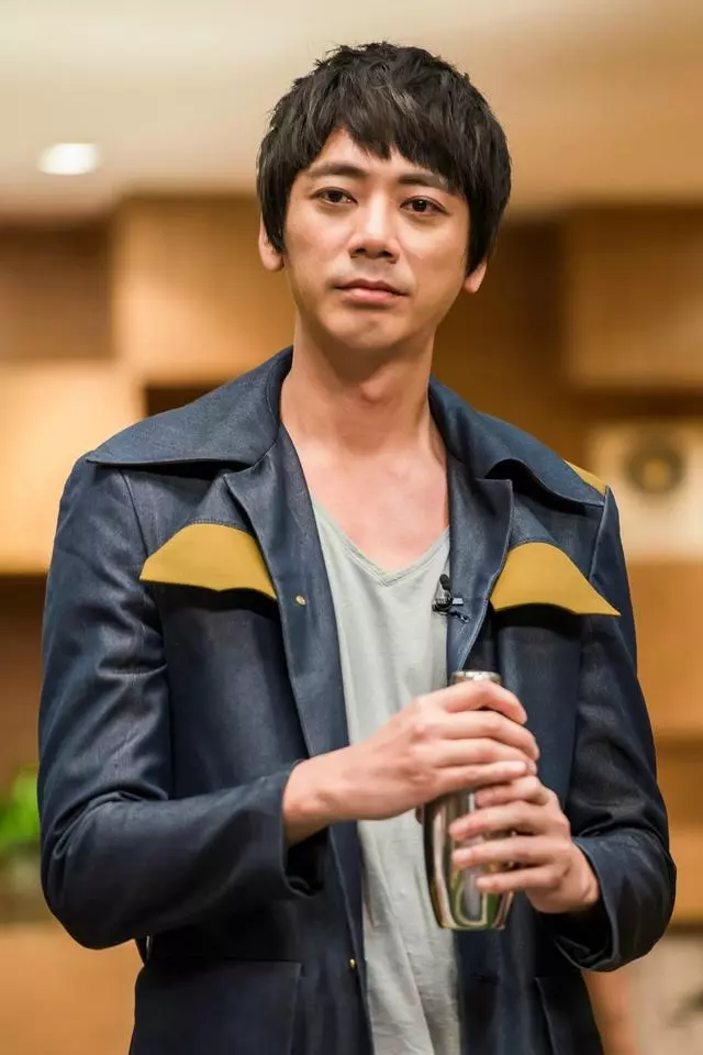阿信意外上熱搜,機場安檢言辭不當被停職,當事人回應卻十分暖心
