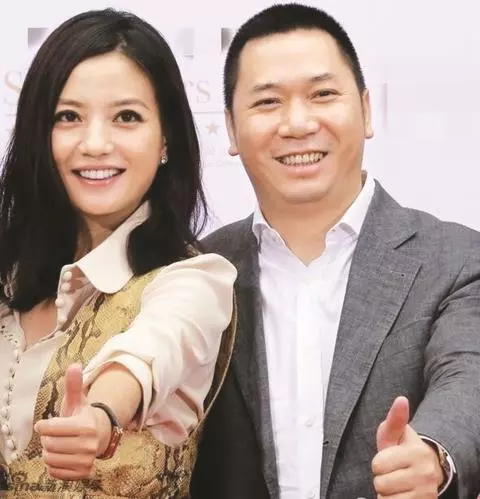 趙薇二胎終迎來一子,數十億家產後繼有人黃有龍老婆辛苦了!