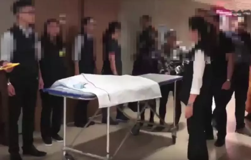 新北2歲男童瘦如骷髏!2女修復師「主動幫化妝」,他終於帥氣離開!