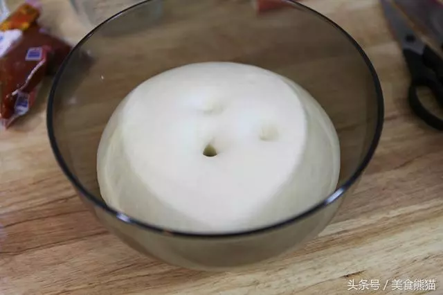 你會做雙底料披薩嗎?原來這麼簡單,一看就會,好吃還放心!