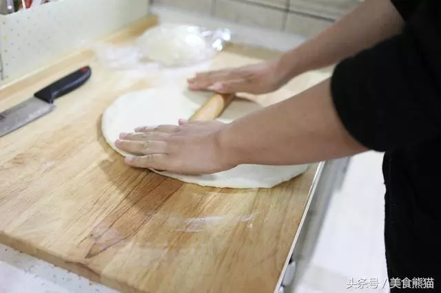 你會做雙底料披薩嗎?原來這麼簡單,一看就會,好吃還放心!