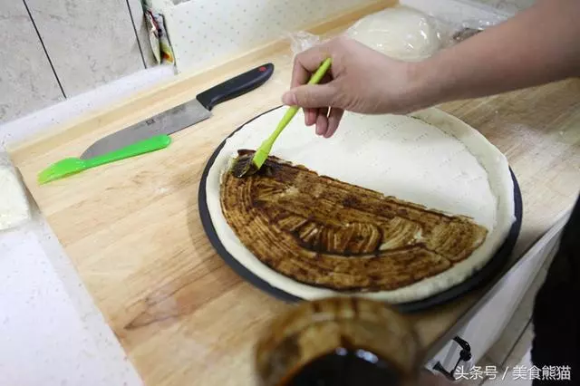 你會做雙底料披薩嗎?原來這麼簡單,一看就會,好吃還放心!