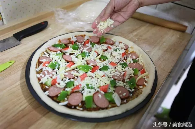 你會做雙底料披薩嗎?原來這麼簡單,一看就會,好吃還放心!