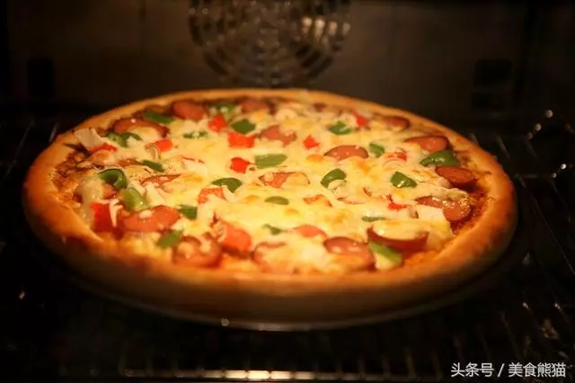 你會做雙底料披薩嗎?原來這麼簡單,一看就會,好吃還放心!