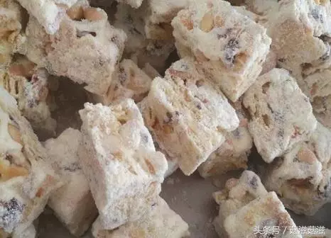 網紅零食雪花酥,口感獨特,軟糯酥脆,垂涎欲滴~