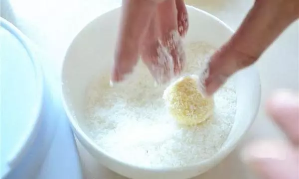 簡單易上手的蛋黃椰蓉餅,你值得擁有!