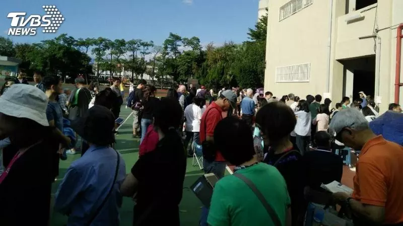 史上最複雜大選!排隊等超久火大 撕選票、拉票亂象多